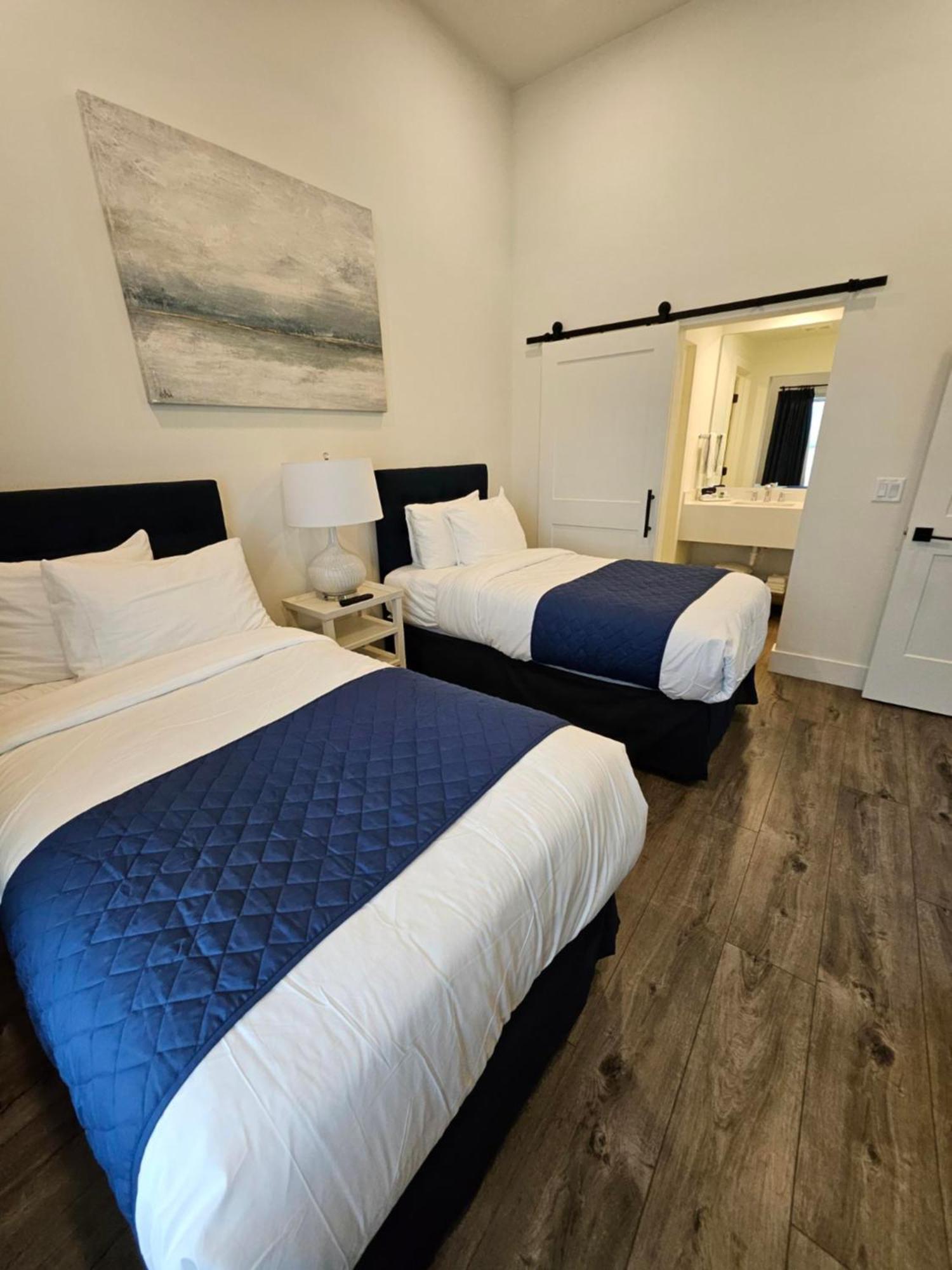 The Suites At Fishermen'S Village - 2 Bedroom Suites Punta Gorda Exteriör bild